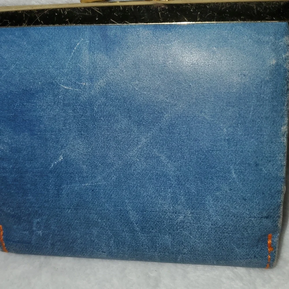 Budd Leather Compact Bifold Wallet with Coin Compartment